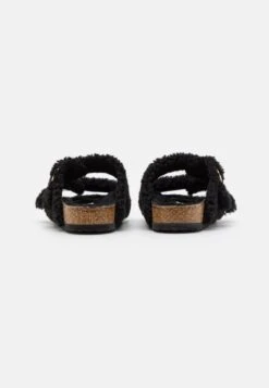 Birkenstock Arizona Teddy- Pantofole - Black/Gold 9 Birkenstock Arizona Teddy- Pantofole - Black/Gold -Birkenstock Italia 31c7c041d824426491b0d1a1c89c508a