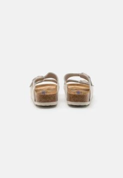 Birkenstock Arizona UnisexCiabattineWhite Uomo Pantofole BI115G06C-A11 -Birkenstock Italia 5100410362f64f6c86a1182883932a71