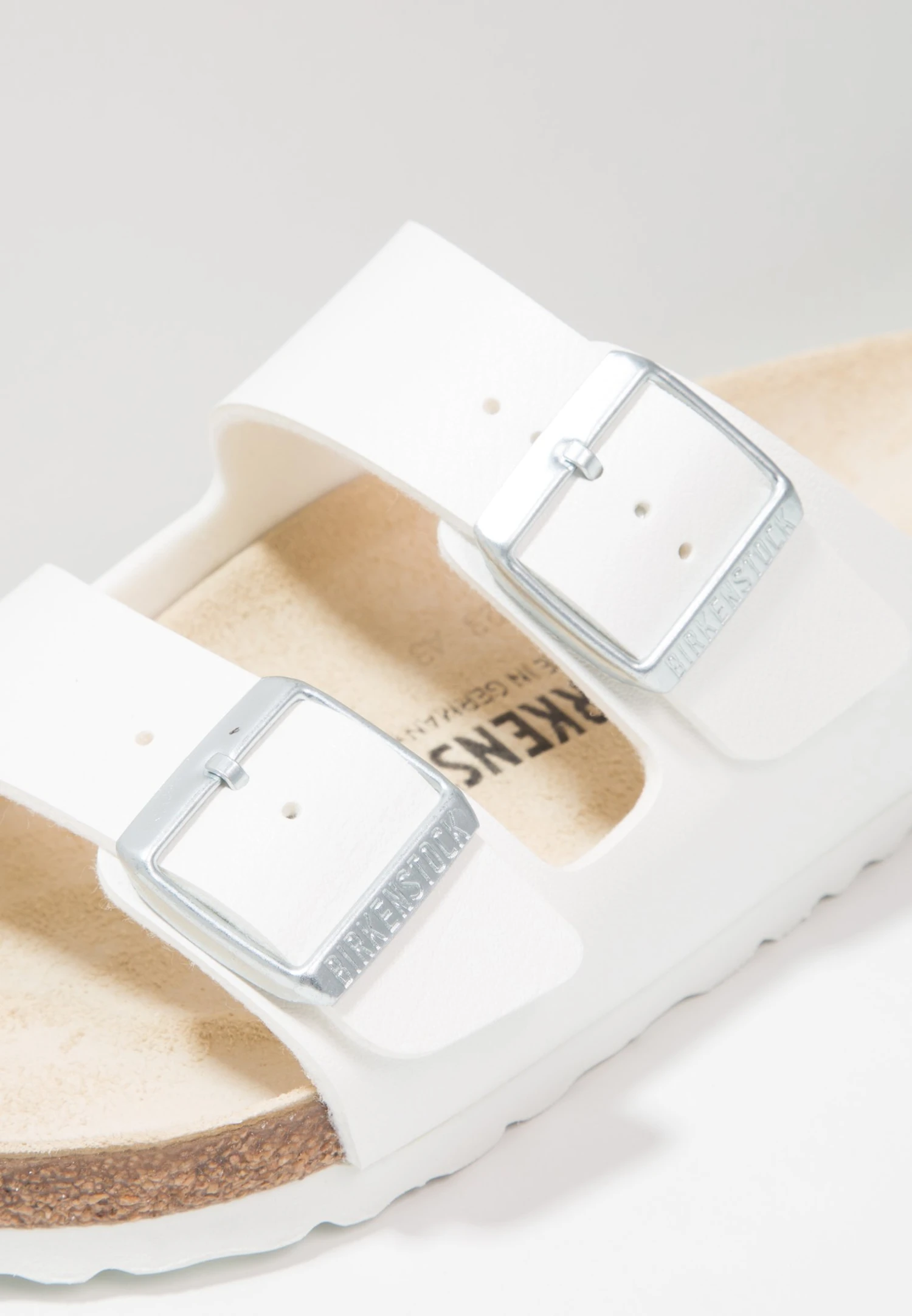 Birkenstock ArizonaCiabattineWhite Donna Ciabatte E Zoccoli BI115F027-A11 8 Birkenstock ArizonaCiabattineWhite Donna Ciabatte E Zoccoli BI115F027-A11 - immagine 6