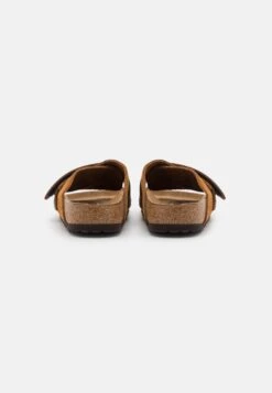 Birkenstock Kyoto Vl/Nu NarrowPantofoleCognac Donna Pantofole BI111A0PH-O11 12 Birkenstock Kyoto Vl/Nu NarrowPantofoleCognac Donna Pantofole BI111A0PH-O11 -Birkenstock Italia 89287e30b28144d69fae290e640b42d3