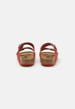 Birkenstock Arizona UnisexPantofoleSienna Red Donna Ciabatte E Zoccoli BI115G06T-G11 -Birkenstock Italia c710fe825ed240f4aff720f83118cbd7
