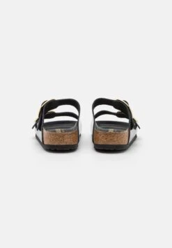 Birkenstock Arizona Lena PantofoleHigh Shine Black Donna Pantofole BI111A12E-Q11 -Birkenstock Italia c83efdd4ed9a4f3caf79d3958b1005a3